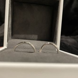 【トリニティ(Trinity)】の口コミ 男性側は、マットなデザインと艶感のあるデザインが施されておりおしゃれで...