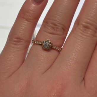 【シャネル(CHANEL)】の口コミ 好きなインフルエンサーの方がつけていてずっと気になっていました。カメリ...