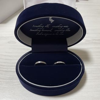 【Something Blue(サムシングブルー)】の口コミ つける時、指に直ぐ入って付けやすいです。
見た目も派手すぎず、おしゃれ...