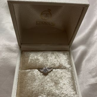【FIRST DIAMOND(ファーストダイヤモンド)】の口コミ 見た目も店員さんと相談しながらオーダーし、希望通りの見た目の指輪を作っ...
