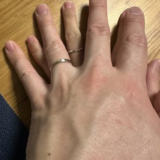 【COCKTAIL(カクテル)】の口コミ 指輪のデザイン、私のはシンプルなつや消し加工でシルバーにイエローゴール...