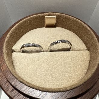 【COLANY(コラニー)】の口コミ 6年記念日に入籍したので、6個目のダイヤに青いダイヤを入れたところです...