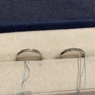 【insembre(インセンブレ)】の口コミ デザインが個性的で、一目見たときから惹かれました。カットが多いので、キ...