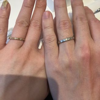 【AMOUR AMULET(アムール・アミュレット)】の口コミ 結婚指輪を購入する時に、最初はシンプルな指輪を見ていましたが段々と他の...