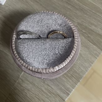 【LOVE NOTES】の口コミ シンプル、エレガント、キュート
どのテイストにも当てはまると思います。...