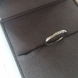 【BOASORTE(ボアソルテ)】の口コミ 指輪の幅がとても細く、ゴツゴツした私の指にはめてもスッキリと見えます。...