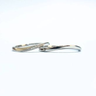 【Bridal Jewelry Fujita(ブライダルジュエリーフジタ)】の口コミ ウェーブしているデザインがとても気に入りました。価格と品質のバランスも...