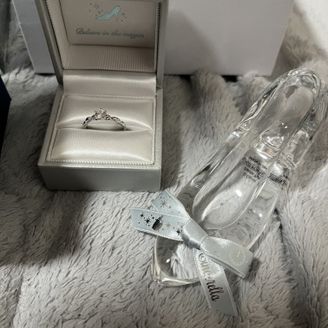 【Disney Cinderella(ディズニー シンデレラ)】の口コミ 指輪を横からみるとかぼちゃの馬車みたいなデザインになっているのがとても...