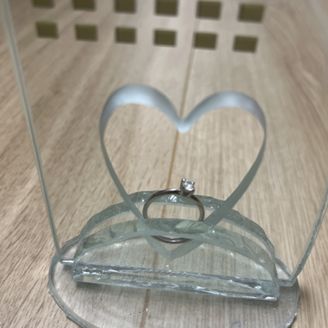 【DAMIANI(ダミアーニ)】の口コミ 指につけた時にキラキラと輝くダイヤモンドが非常に魅力的です。
そんなダ...