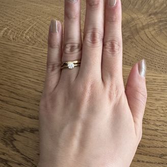 【Ryui(リュイ)】の口コミ ザ・婚約指輪という感じは嫌で、毎日付けても違和感ないけどカジュアルであ...