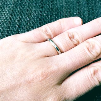 【Veramore(ヴェラモーレ)】の口コミ 低予算で考えていたため、シンプルなリングしか選択肢がないと思っていまし...