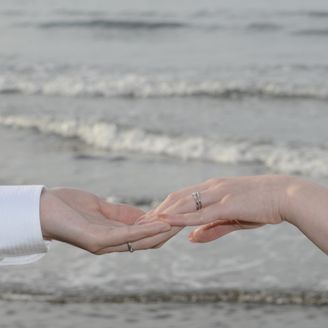 【Flavor(フレーバー)】の口コミ シンプルなデザインかつマットな質感が特徴的で、主張しすぎず手元に自然に...