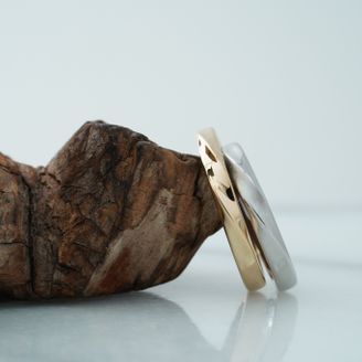 【THREE TREES(スリーツリーズ)】の口コミ ザ、シンプルが希望でしたが、色々サンプルをみる中で、デザイン性もあるも...