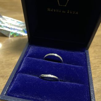 【HOSHI no SUNA 星の砂(ほしのすな)】の口コミ シンプルなデザインでストーンが複数付いているところがすごく気に入った。...