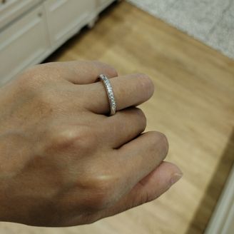 【THE KISS(ザ・キッス)】の口コミ デザインはわりと今時のものが揃っている感じ。シンプルなものでプラチナが...