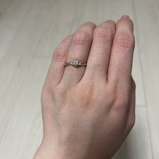 【LUCIR-K(ルシルケイ)】の口コミ 婚約指輪は夫が一人で買いに行ってくれていたのでデザインは完全にお任せで...