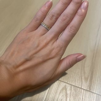 【ブシュロン(BOUCHERON)】の口コミ 結婚指輪として購入しました。
フルエタニティとゴールドがあわさったデザ...