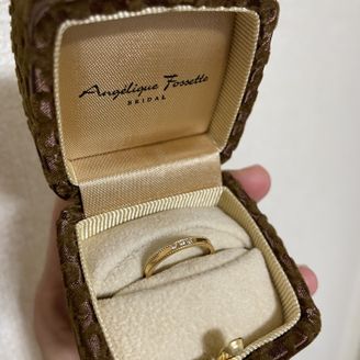 【アンジェリックフォセッテ(Angelique Fossette)】の口コミ 結婚指輪はシルバーのイメージがあったのですが自分の手にはゴールドの方が...
