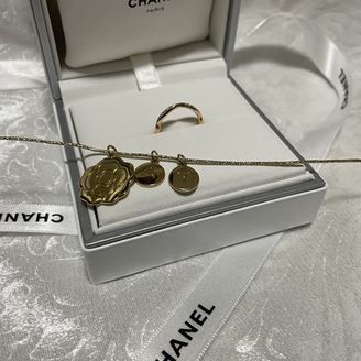 【シャネル(CHANEL)】の口コミ 婚約指輪のこだわりはなかったのですが、指輪探しを2人でしていた時に、気...