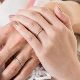 【シャネル(CHANEL)】の口コミ CHANELのカメリアシリーズでお花の形になっているのがとても可愛い。...