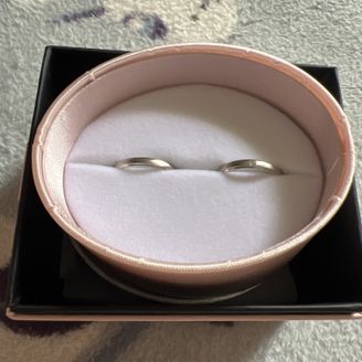 【insembre(インセンブレ)】の口コミ 派手すぎずシンプルで普段から着用しやすい
あまり表面にツヤがあるのが嫌...