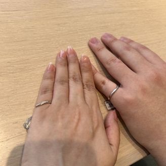 【Flowaves(フロウェーブス)】の口コミ シンプルなデザインだけど、ダイヤが少しあしらわれているデザインが希望で...