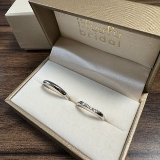 【1122 iifuufu bridal(いい夫婦ブライダル)】の口コミ シンプルで控えめながら、すこしだけ捻りの効いたデザインが好印象だったの...