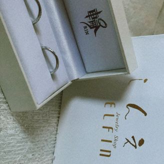 【輪-RIN-】の口コミ 一見シンプルですが、斜めにカットされたようなデザインがとても素敵です。...