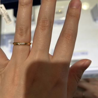 【4℃ BRIDAL(ヨンドシーブライダル)】の口コミ 自分たちの中でどんな形やデザインないいか全くイメージを持っていませんで...