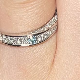 【SWEET BLUE DIAMOND(スウィートブルーダイヤモンド)】の口コミ ネットで見て気になっており、実物を見てみたくて行きましたが、店舗に置い...