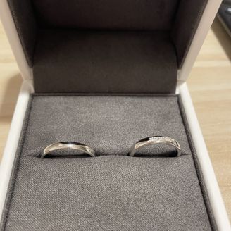 【Desserts(デザート)】の口コミ 中央にダイヤ5つはまっており、そのダイヤも大き過ぎず小さ過ぎずでちょう...