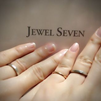 【Wish upon a star(ウィッシュアポンアスター)】の口コミ 華奢なデザインよりもしっかりしたデザイン、つや消しがいい、男女で別デザ...