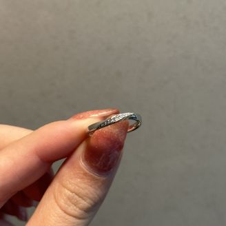 【festaria bijou SOPHIA(フェスタリア ビジュソフィア)】の口コミ シルバー950のゆびわにしました。
シンプルだけど、ウェーブ状にダイヤ...