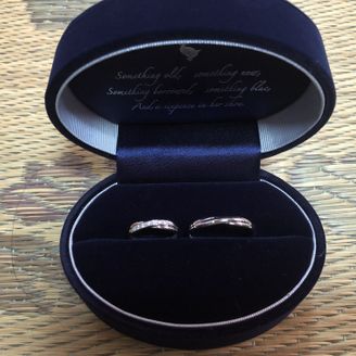 【Something Blue(サムシングブルー)】の口コミ シンプルで、つけやすいデザインを探していました。左右対称でシンプルなが...