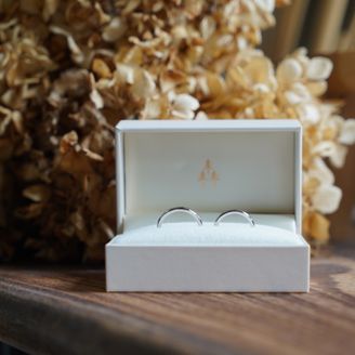 【THREE TREES(スリーツリーズ)】の口コミ デザインや、指輪の太さなど全て1から自分達で決めれるので、他社ブランド...