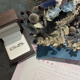 【Ponte Vecchio(ポンテヴェキオ)】の口コミ 価格は比較的手に取りやすい価格だなと思いました！
デザインもギラギラと...