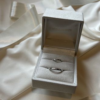 【MAGNOLIA WHITE JEWELRY(マグノリアホワイトジュエリー)】の口コミ シンプルで普段使いしやすいデザインです。
また、細身のデザインのため指...