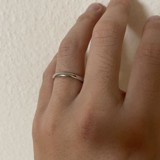 【Flowaves(フロウェーブス)】の口コミ デザインがシンプルで、一生を通して飽きずにつけられると思います。また、...