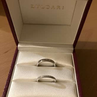 【ブルガリ(BVLGARI)】の口コミ ブルガリの結婚指輪は、細かなダイヤがリング全体に散りばめられていて、本...