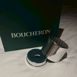 【ブシュロン(BOUCHERON)】の口コミ 婚約指輪をブシュロンのキャトルに決めて本当に良かったです！最初は王道の...