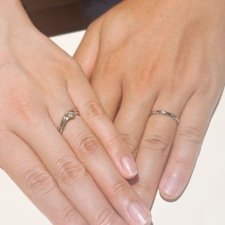 【ひな】の口コミ 　指輪のデザインがとても可愛いくて、二人ですぐにこれにしようとなりまし...