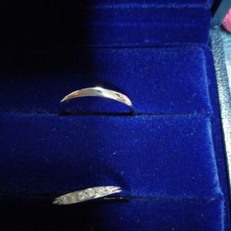 【HOSHI no SUNA 星の砂(ほしのすな)】の口コミ 男性・ジュノー、女性・アリア
ペアではありませんが、どちらもシンプルな...