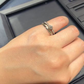 【ROYAL ASSCHER(ロイヤル・アッシャー)】の口コミ マット加工してあるリングも好きだけど、やはりダイヤモンド…！ということ...