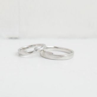 【DONO by AI KOMORI】の口コミ インターネットを色々見ていたところ、指輪の写真に一目惚れしました。２人...