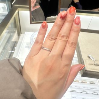 【4℃ BRIDAL(ヨンドシーブライダル)】の口コミ ダイヤが多めなもので一緒に探していただきました。シンプルで日常的使いに...