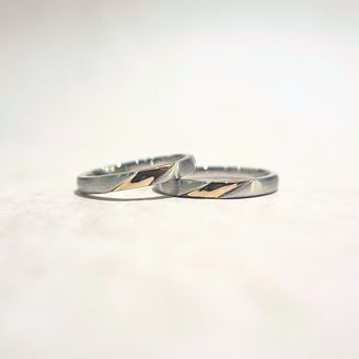 【BELETHE(ベルテ)】の口コミ 幅が広すぎず細すぎず、若干の丸みがあることで男女ともにすっきりと身につ...