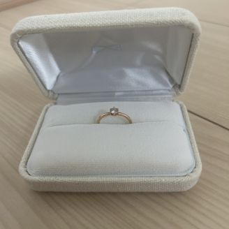 【KARAFURU(カラフル)】の口コミ ピンクゴールドの色味が、普段使いもでき、特別感もあるように感じさせてく...