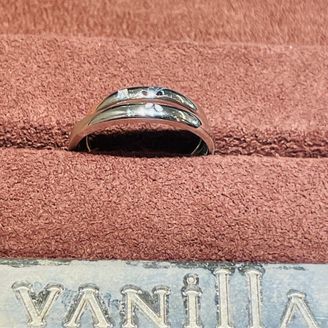 【紡ぎ輪(つむぎわ)】の口コミ デザインがとても可愛く、お互いがこれだと思ったので選びました。
2つ合...