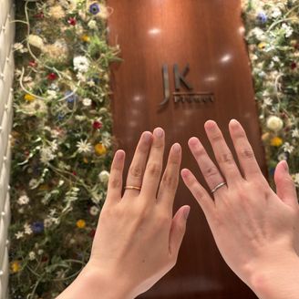 【YUKA HOJO(ユカホウジョウ)】の口コミ 私が最初に希望していた結婚指輪の色は、シルバーだったのですが、このブラ...