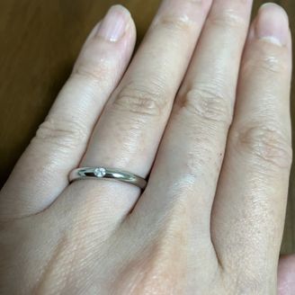 【ROYAL ASSCHER(ロイヤル・アッシャー)】の口コミ 丸みや厚みがあって、なめらかで付け心地が良いです。シンプルですが、とて...